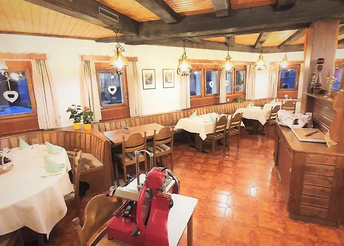 ホテル Dorfhotel Simplon Dorf 3*